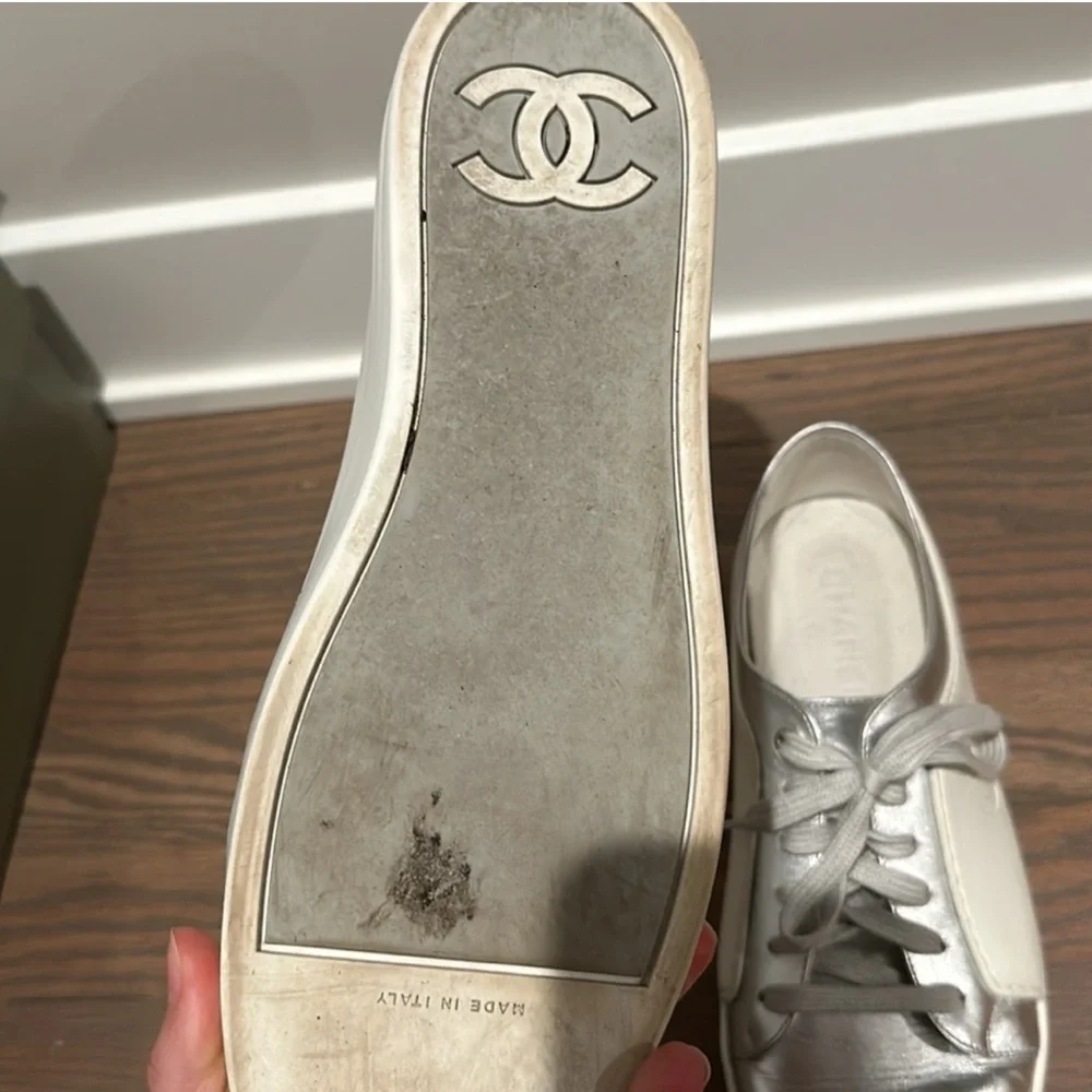 CHANEL Silver and White Reflective Sneakers with Minimalist Design - Picture 5 of 8
